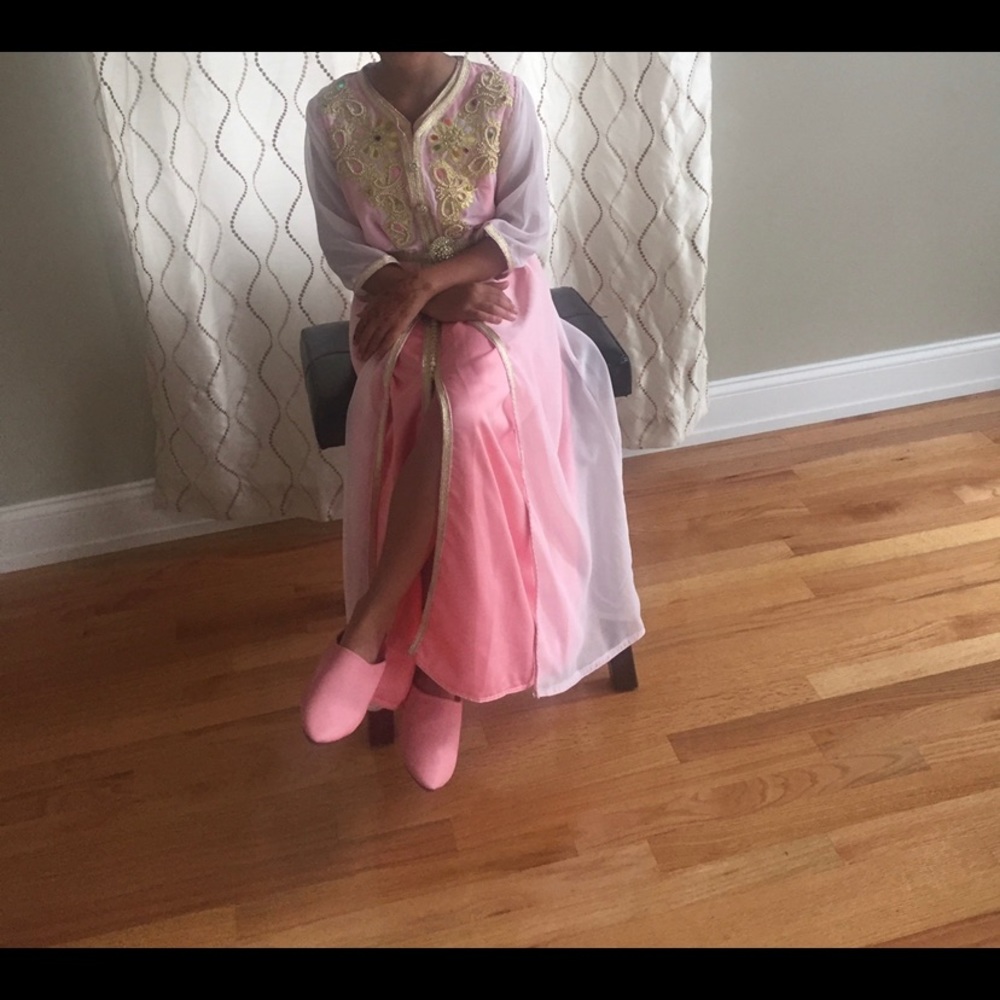 Moroccan kaftan with shoes